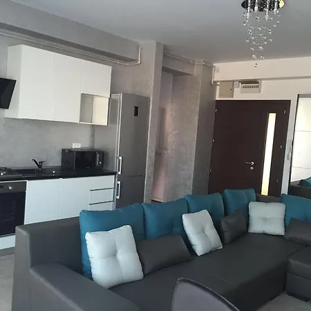 Sophia 44 *